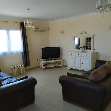 Villa Casa Del Sol 3 Bedroom With Private Solar Covered 12m X 6m Pool Minimum 7 Nights Chromecast And Wifi Throughout The Triquivijate